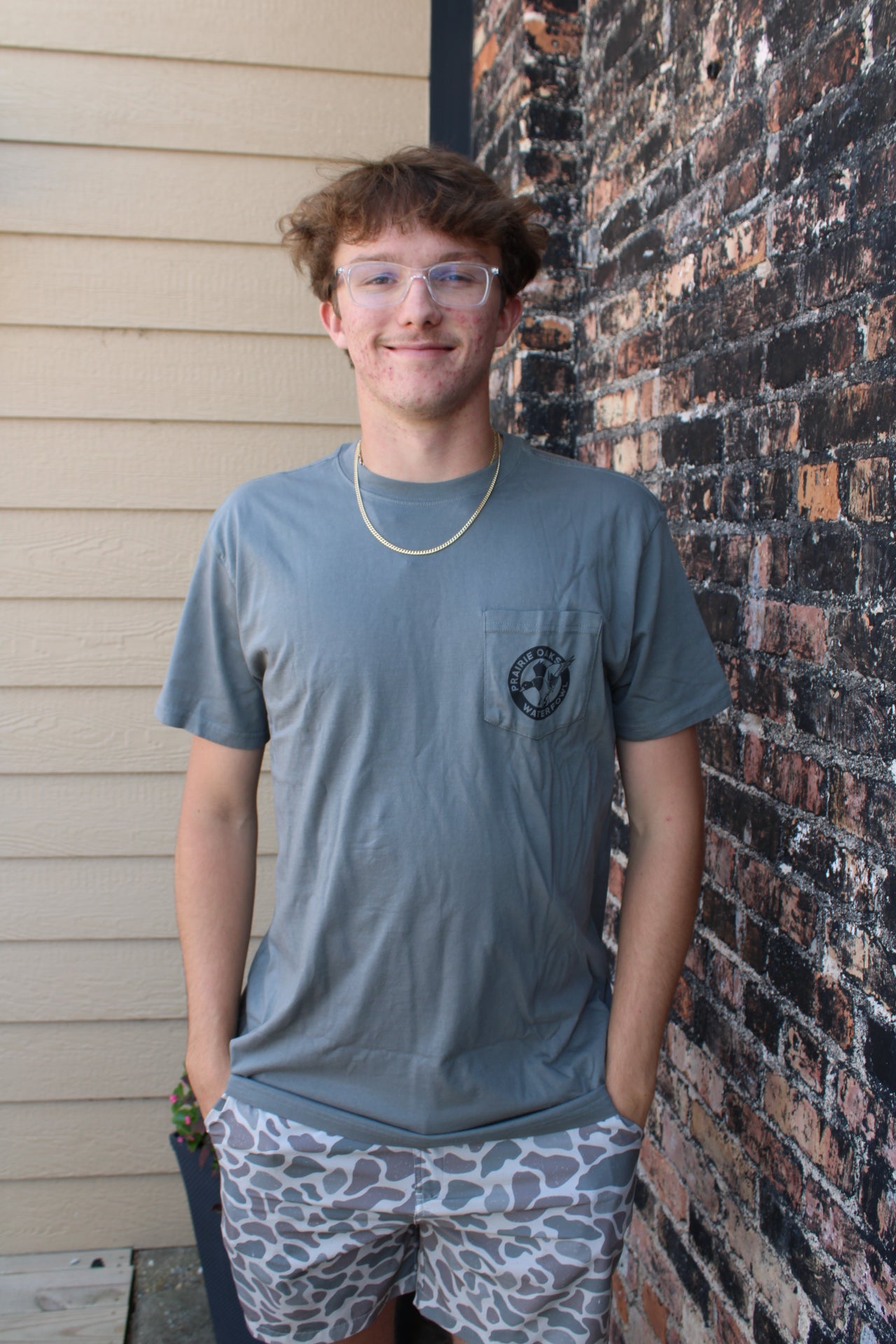 Prairie Oaks Pointing Tee