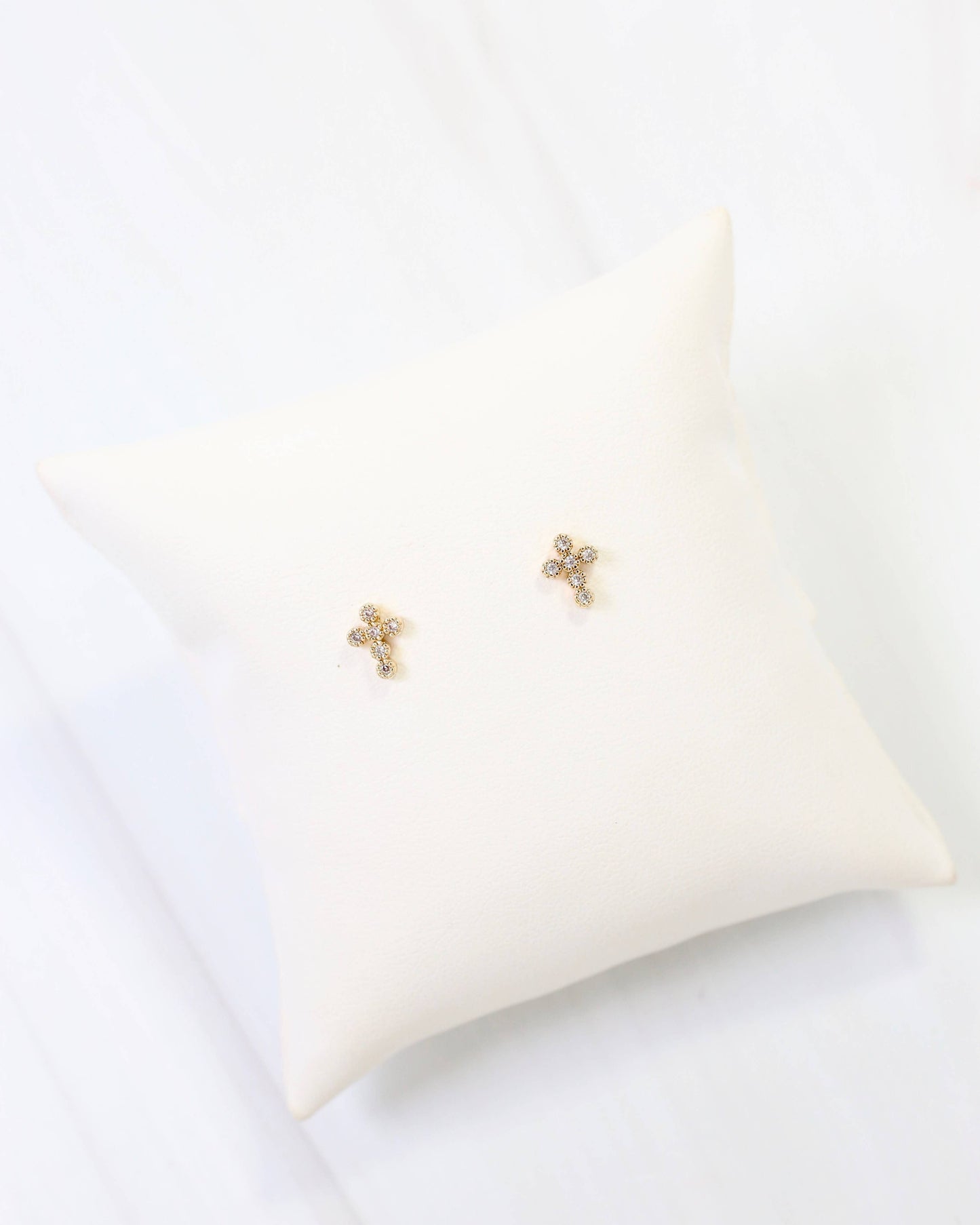 Royal Oak CZ Cross Stud Earring Gold